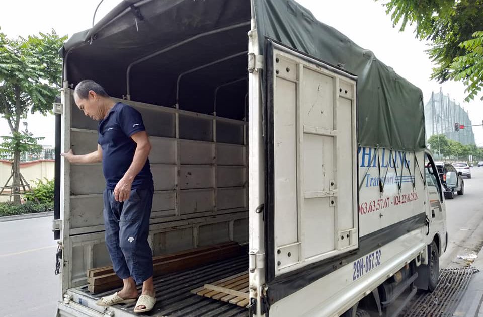xe tải 500kg chở hàng từ phố Đặng Tất đi Hải Dương