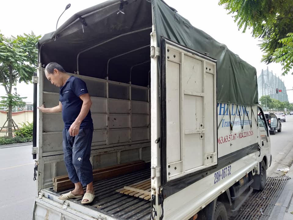 xe tải 500kg chở hàng từ phố Đặng Tất đi Hải Dương